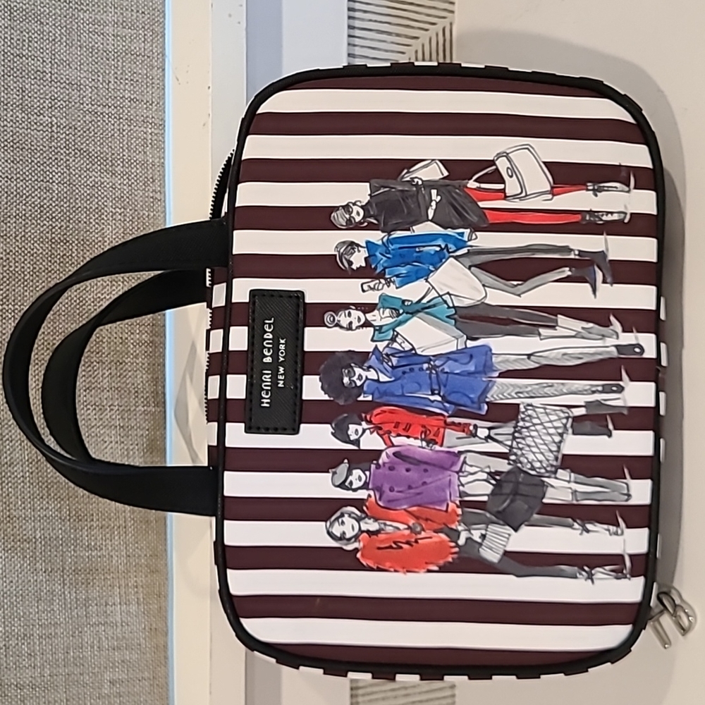 Henri Bendel new make up bag with hanger
